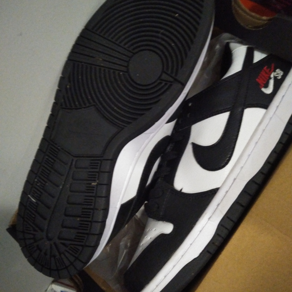 Nike SB - Picture 2 of 3